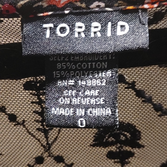 Torrid swing blouse criss cross neck & sheer arms - Picture 4 of 4